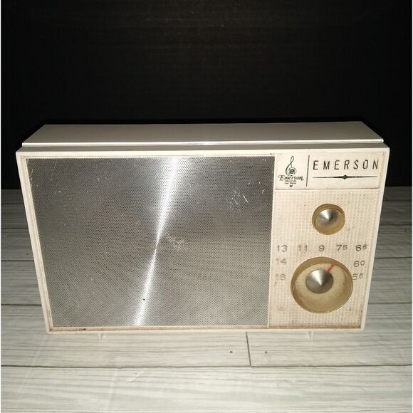 Vintage Emerson Radio Retro Made in New Jersey USA - Picture 2 of 9